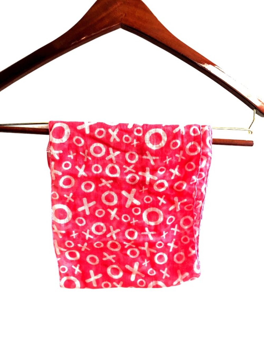 PINK WITH "XO" SYMBOLS LIGHT WEIGHT SCARF